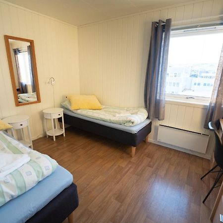 Mix Tana Spiseri Og Overnatting Motel Exterior photo